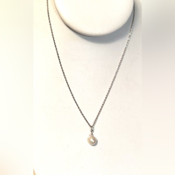 Freshwater Delicate Pearl 5mm on Silver Chain. Shine, Luster beautiful. - Picture 5 of 7
